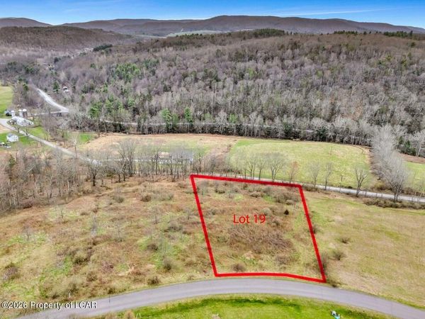19 Walnut Ridge Drive, Mehoopany, PA 18629