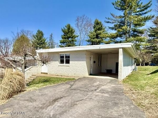 57 Birch Hill Lane, Dallas, PA 18612