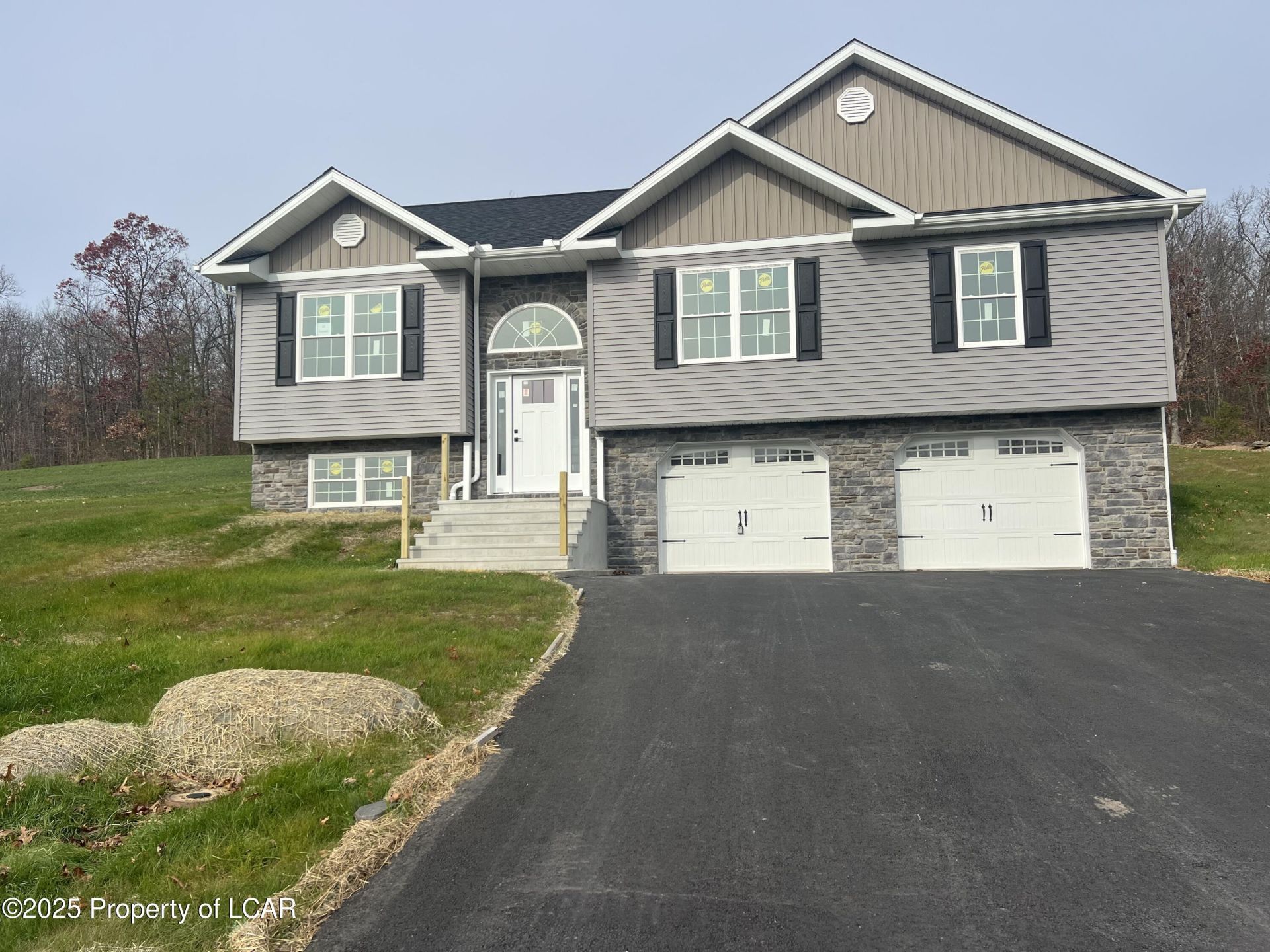 15 Sunset View Drive, Nanticoke, PA 18634 Main Photo