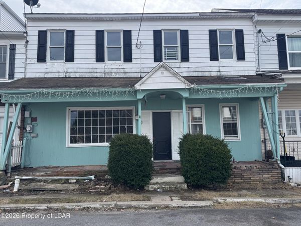 9 W Pine Street, Sheppton, PA 18248
