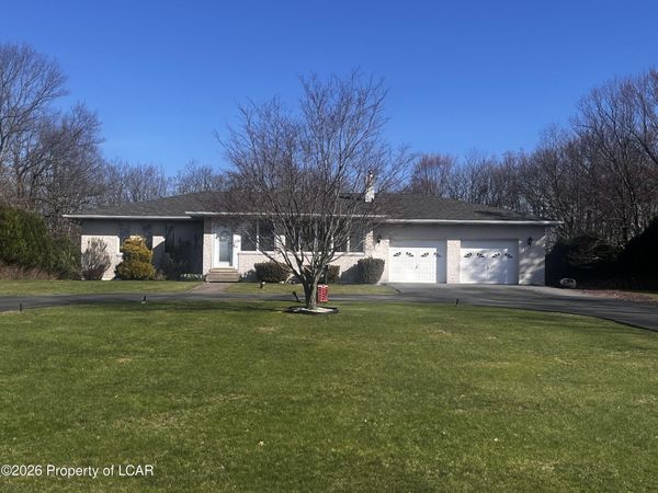 137 Forest Hills Acres Drive, Hazle Twp, PA 18201