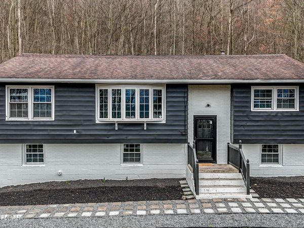 414 PA-93 , Sugarloaf, PA 18249