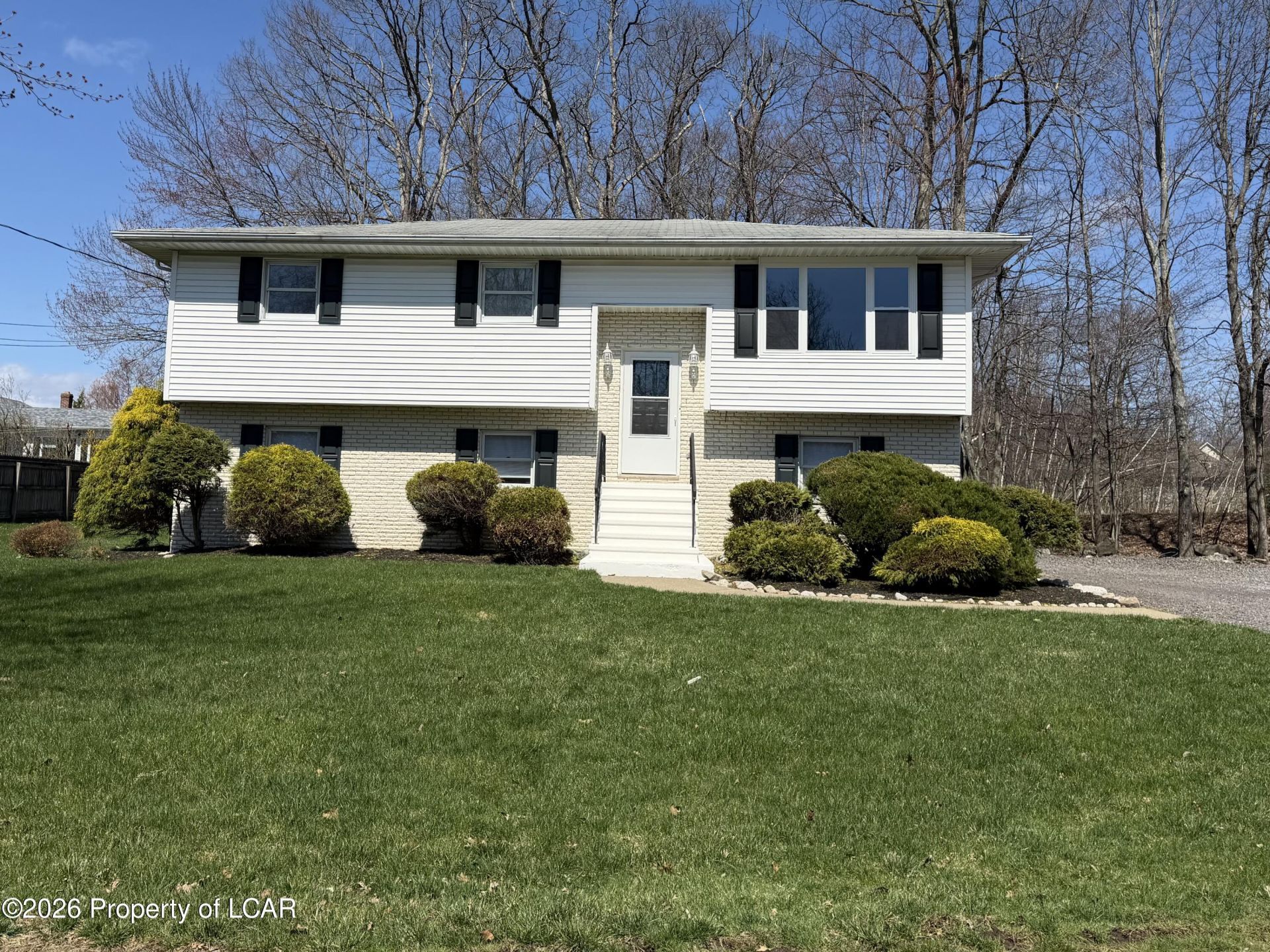 19 Park Lane East Mountain Top, PA 
