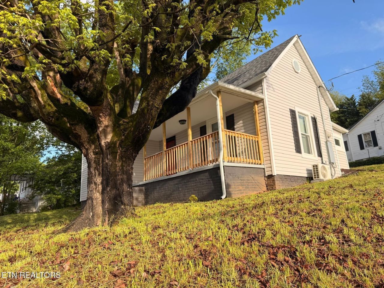 702 W Rhoten St, Jefferson City, TN 37760 Main Photo