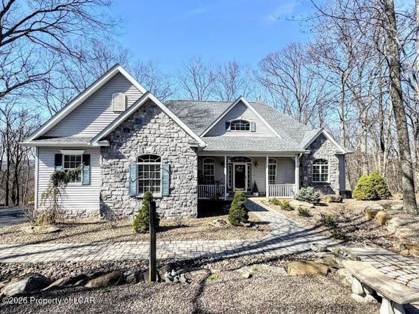 9 Dakota Drive, Hazleton, PA 18202