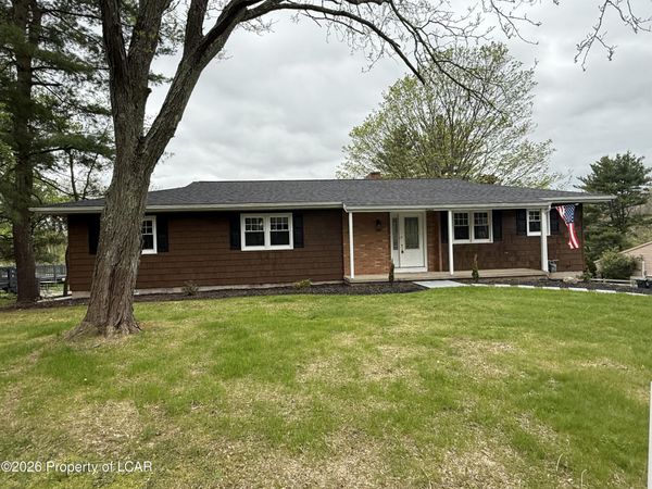 16 Sidehill Trail, Sugarloaf, PA 18249