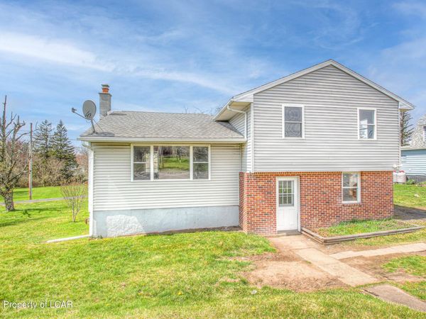 421 S Mountain Boulevard, Mountain Top, PA 18707
