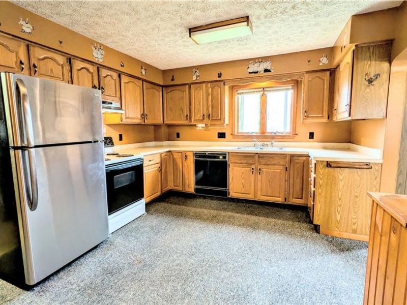 770 Broad Street, Conneaut, OH 44030 Photo 4