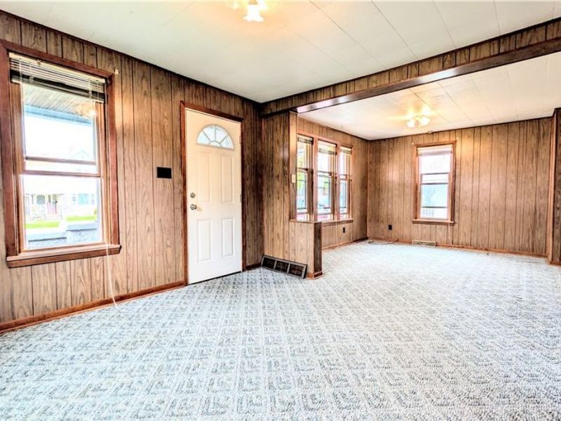 770 Broad Street, Conneaut, OH 44030 Photo 5