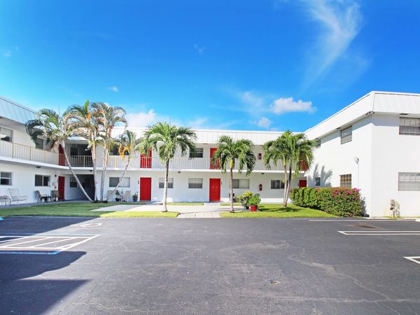 402 Lake Shore Drive, Unit 203, West Palm Beach, FL 33403