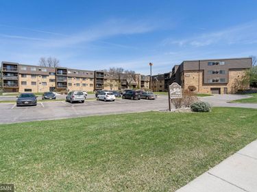 999 41st Avenue NE, Unit 314, Columbia Heights, MN 55421
