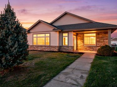 573 Taft Loop S, Cambridge, MN 55008