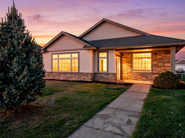 573 Taft Loop S, Cambridge, MN 55008