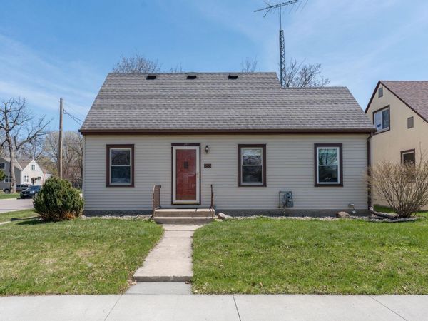 185 N Park Avenue, Le Center, MN 56057