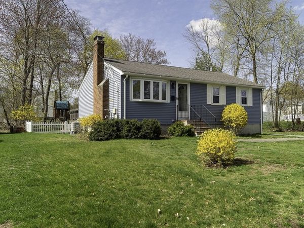 11 Holly Dr, Norwood, MA 02062
