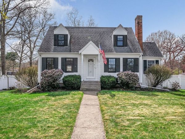 29 Maplewood Ave, Tewksbury, MA 01876