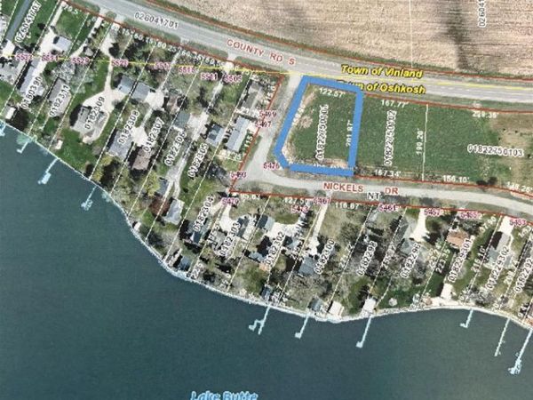 NICKELS DRIVE, Oshkosh, WI 54904