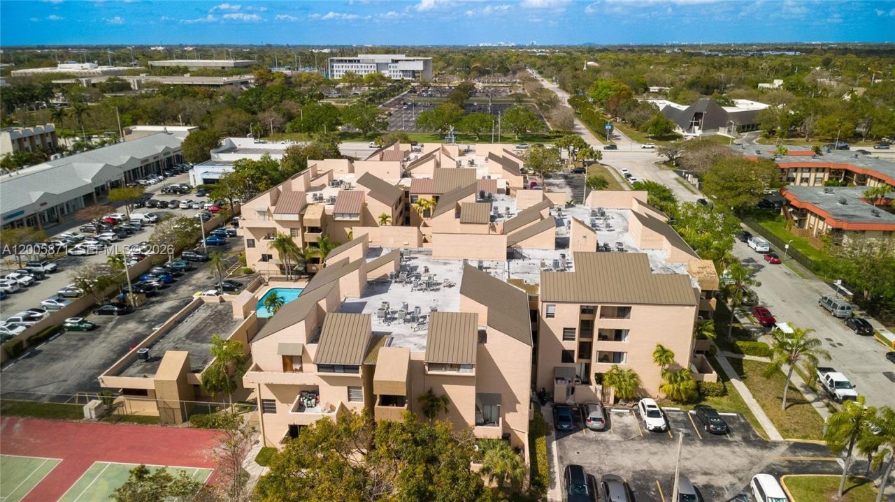 10500 SW 108th Ave , Unit B414, Miami, FL 33176 Photo