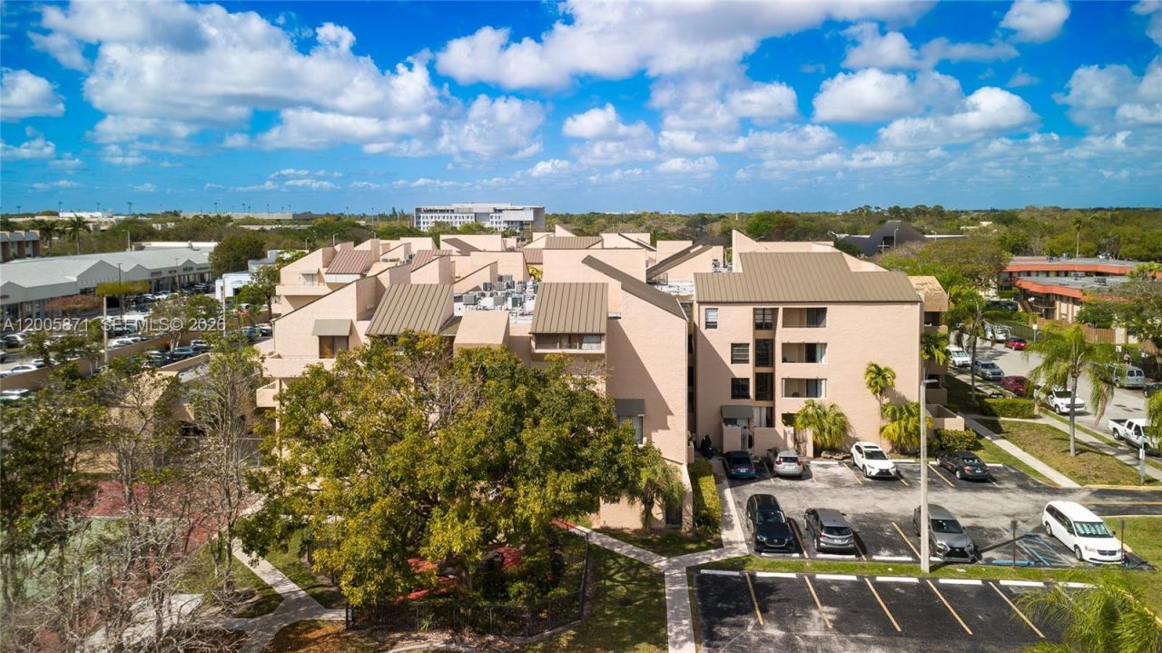 10500 SW 108th Ave , Unit B414, Miami, FL 33176 Photo