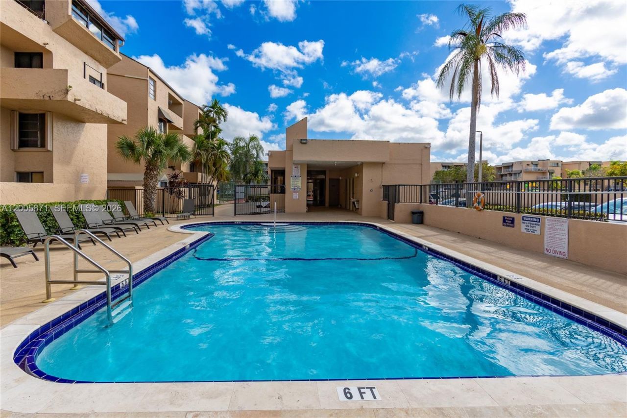 10500 SW 108th Ave , Unit B414, Miami, FL 33176 Photo