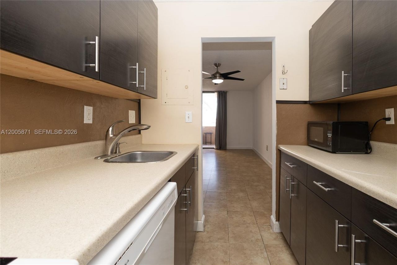 10500 SW 108th Ave , Unit B414, Miami, FL 33176 Photo
