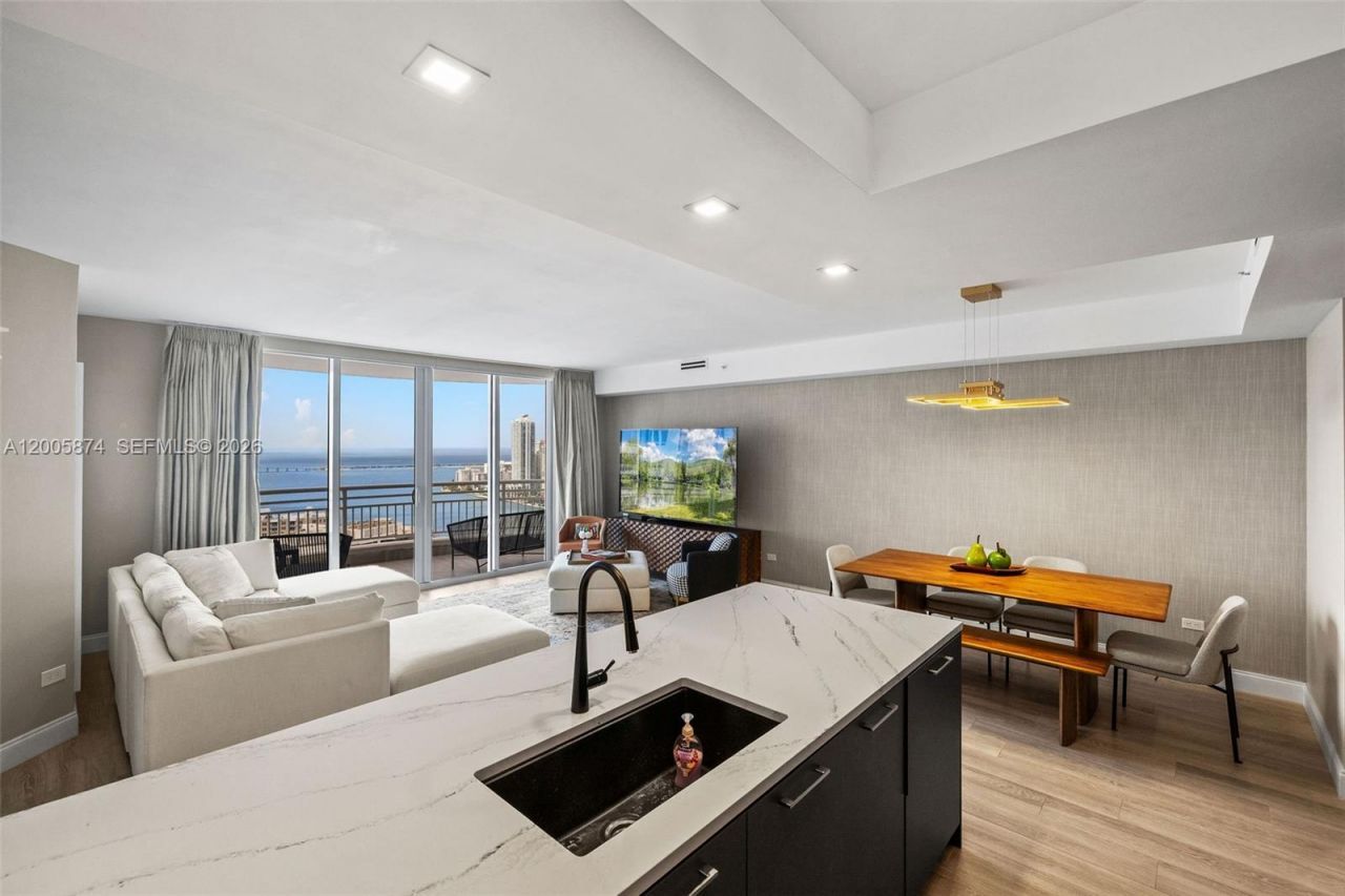 848 Brickell Key Dr, Unit 3403, Miami, FL 33131 Photo