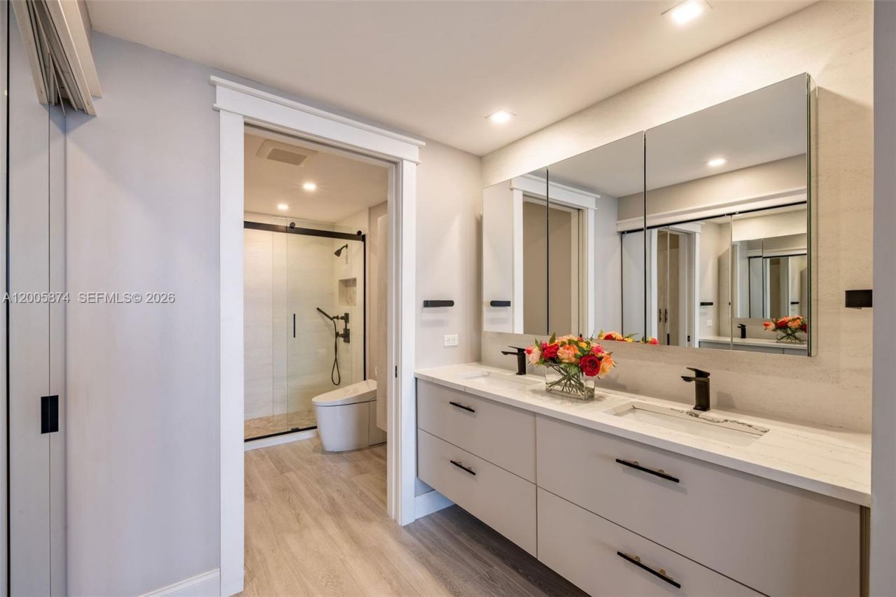 848 Brickell Key Dr, Unit 3403, Miami, FL 33131 Photo