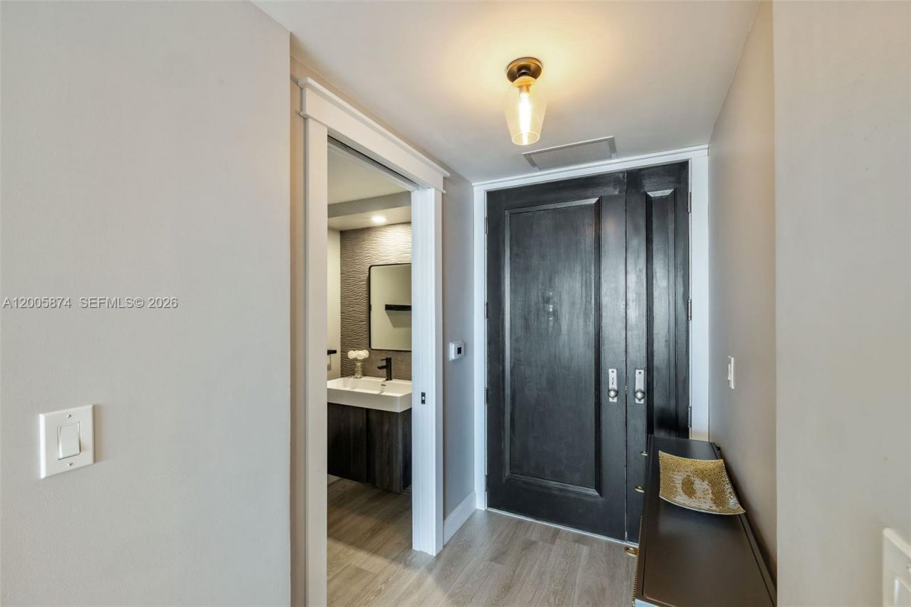 848 Brickell Key Dr, Unit 3403, Miami, FL 33131 Photo