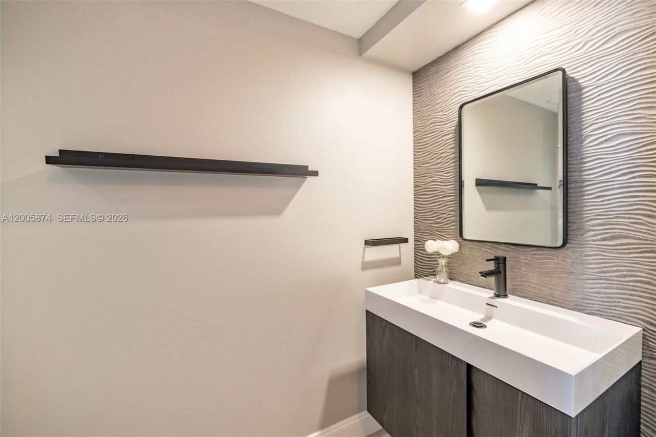 848 Brickell Key Dr, Unit 3403, Miami, FL 33131 Photo