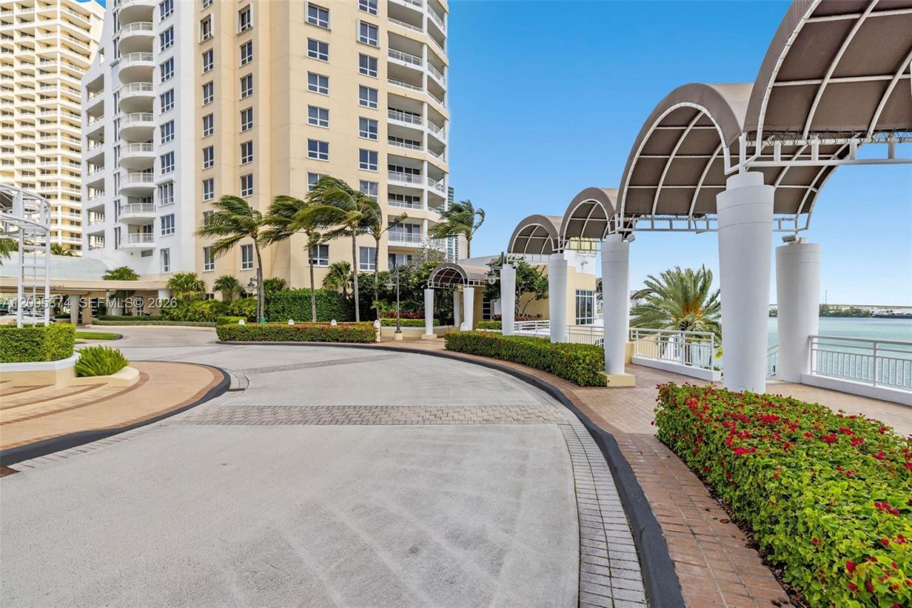 848 Brickell Key Dr, Unit 3403, Miami, FL 33131 Photo