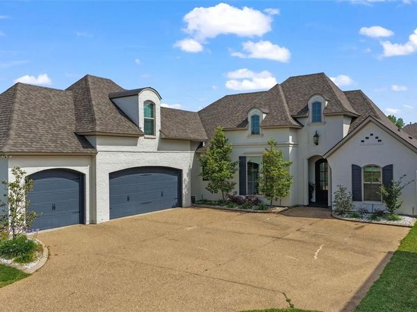 601 Dumaine Drive , Bossier City, LA 71111