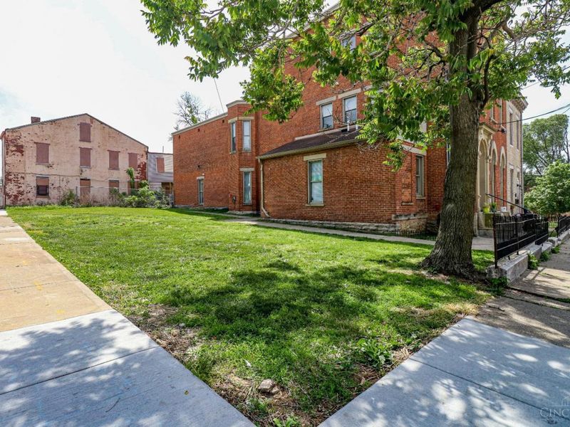 1816 Baymiller Street, Cincinnati, OH 45214 Photo 2