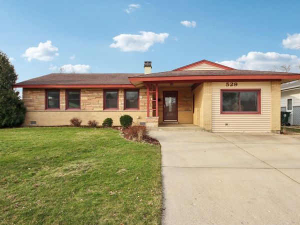 529 Ridgewood Road , Elk Grove Village, IL 60007