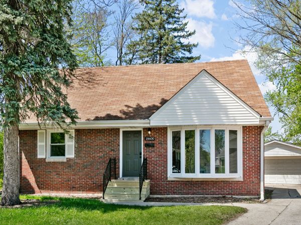18600 Golfview Avenue , Homewood, IL 60430