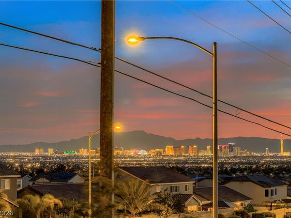 6633 Lucky Boy Drive, Las Vegas, NV 89110