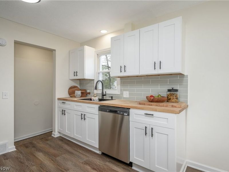 1323 29th Street NE, Canton, OH 44714 Photo 11