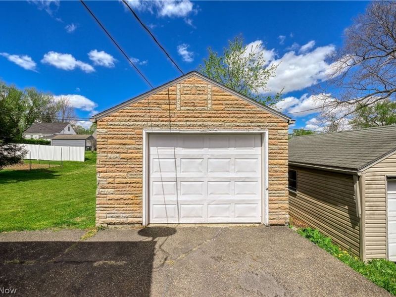 1323 29th Street NE, Canton, OH 44714 Photo 3