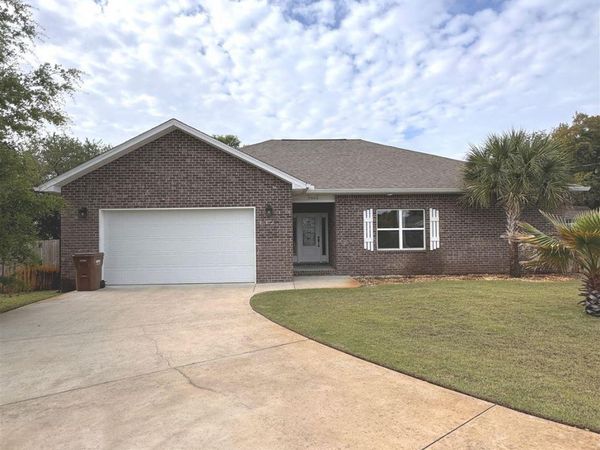 5465 Abilene Ct, Gulf Breeze, FL 32563