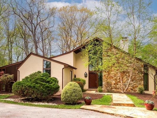 1038 HERSHEY MILL RD, WEST CHESTER, PA 19380