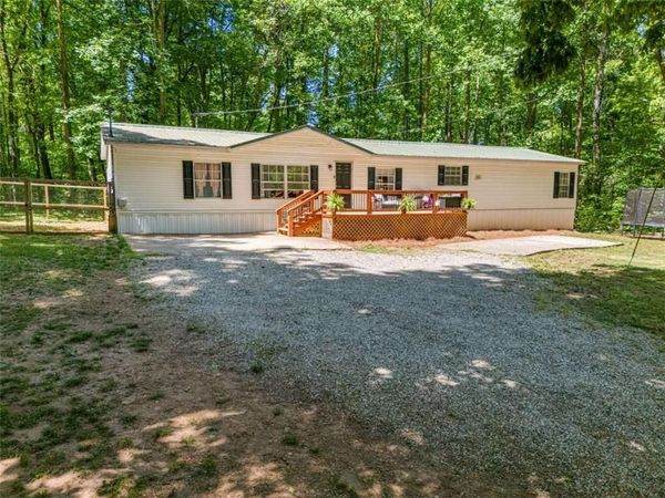 553 Pleasant Acres Drive , Maysville, GA 30558