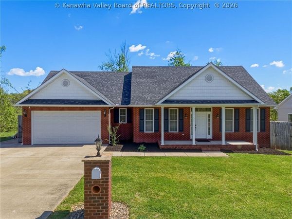 455 Aviators Point, Eleanor, WV 25168