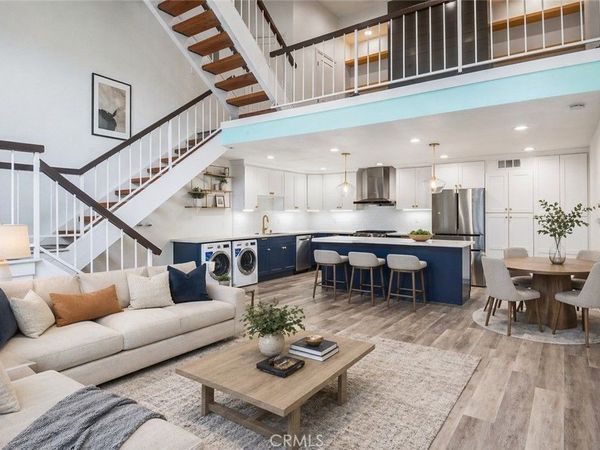 984 Granville, Los Angeles, CA 90049