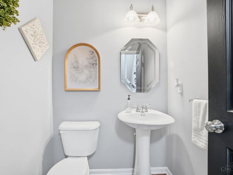 9594 Greenery Court, Loveland, OH 45140 Photo 12