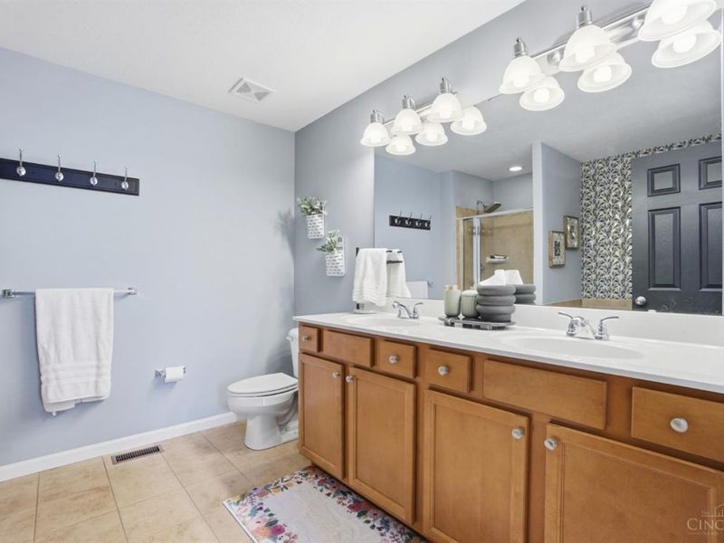 9594 Greenery Court, Loveland, OH 45140 Photo 16