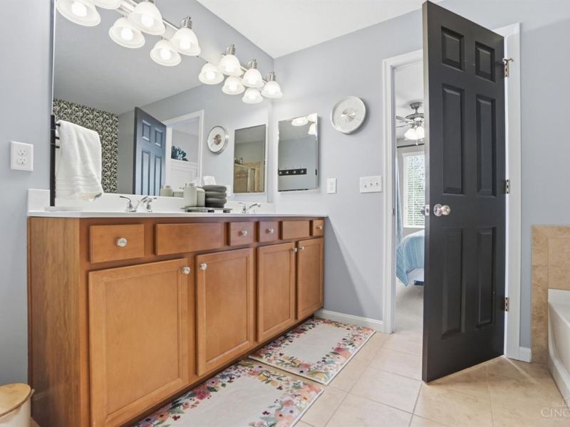 9594 Greenery Court, Loveland, OH 45140 Photo 18