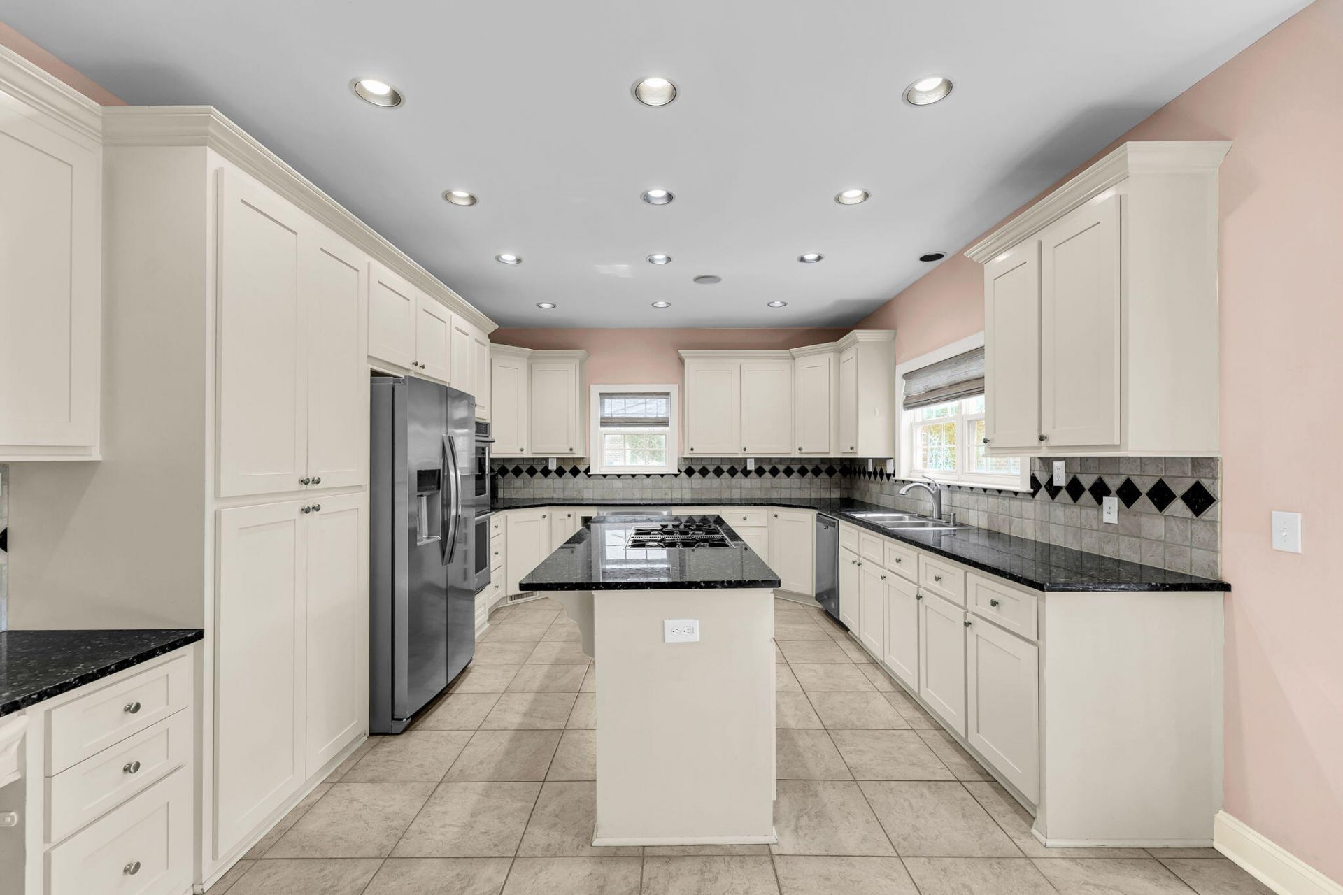 4220 Meadowbrook Court Photo 10