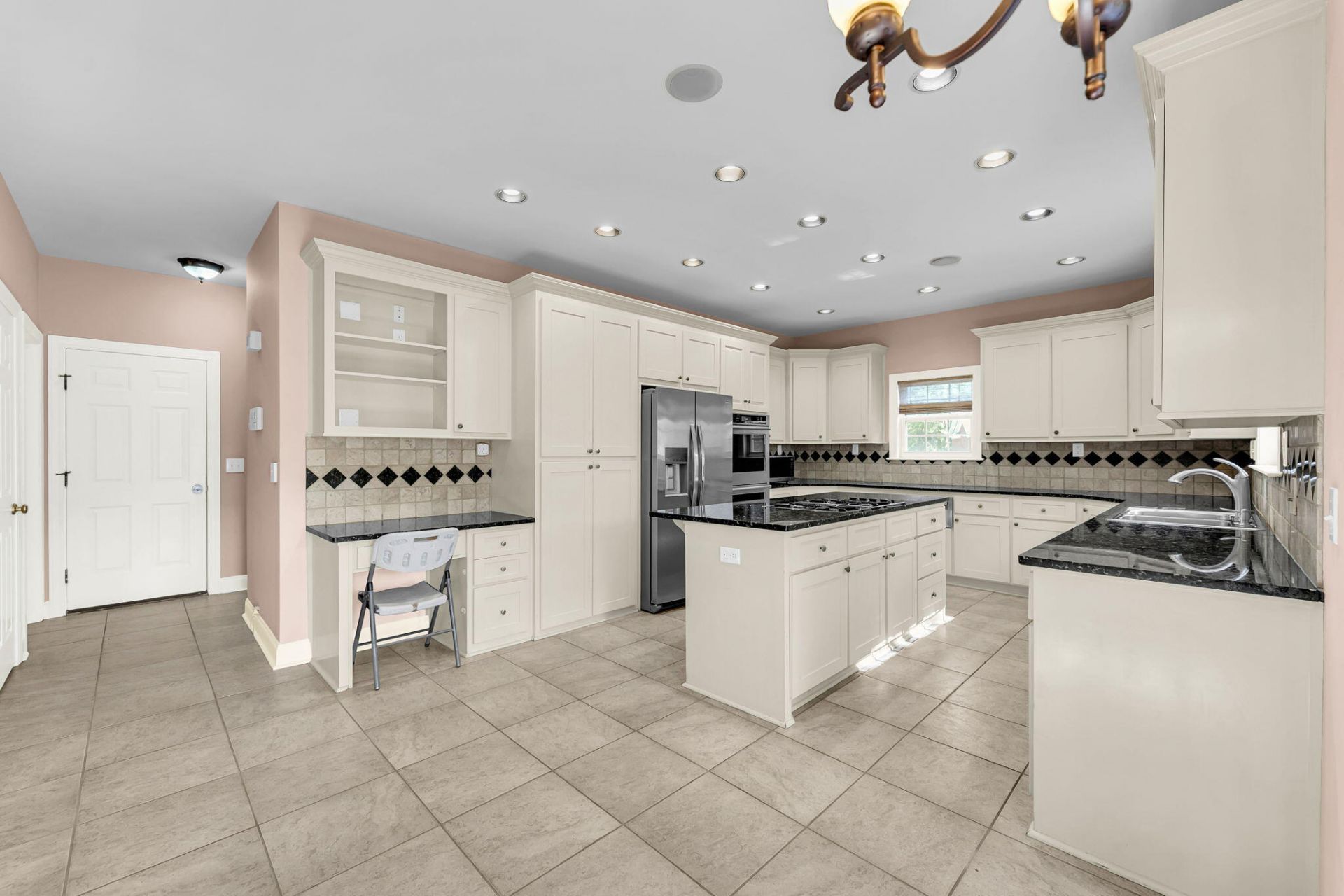 4220 Meadowbrook Court Photo 15