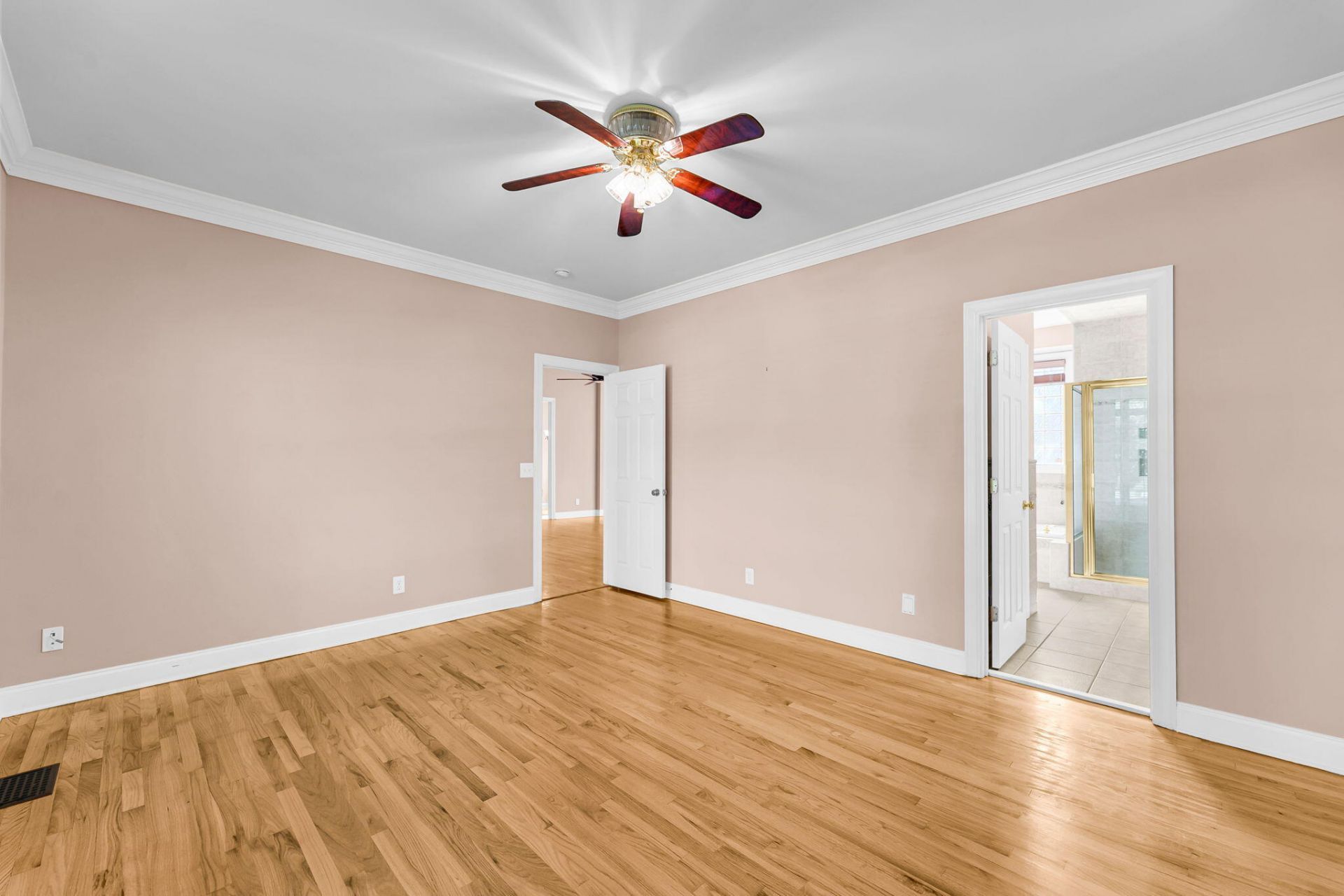 4220 Meadowbrook Court Photo 17