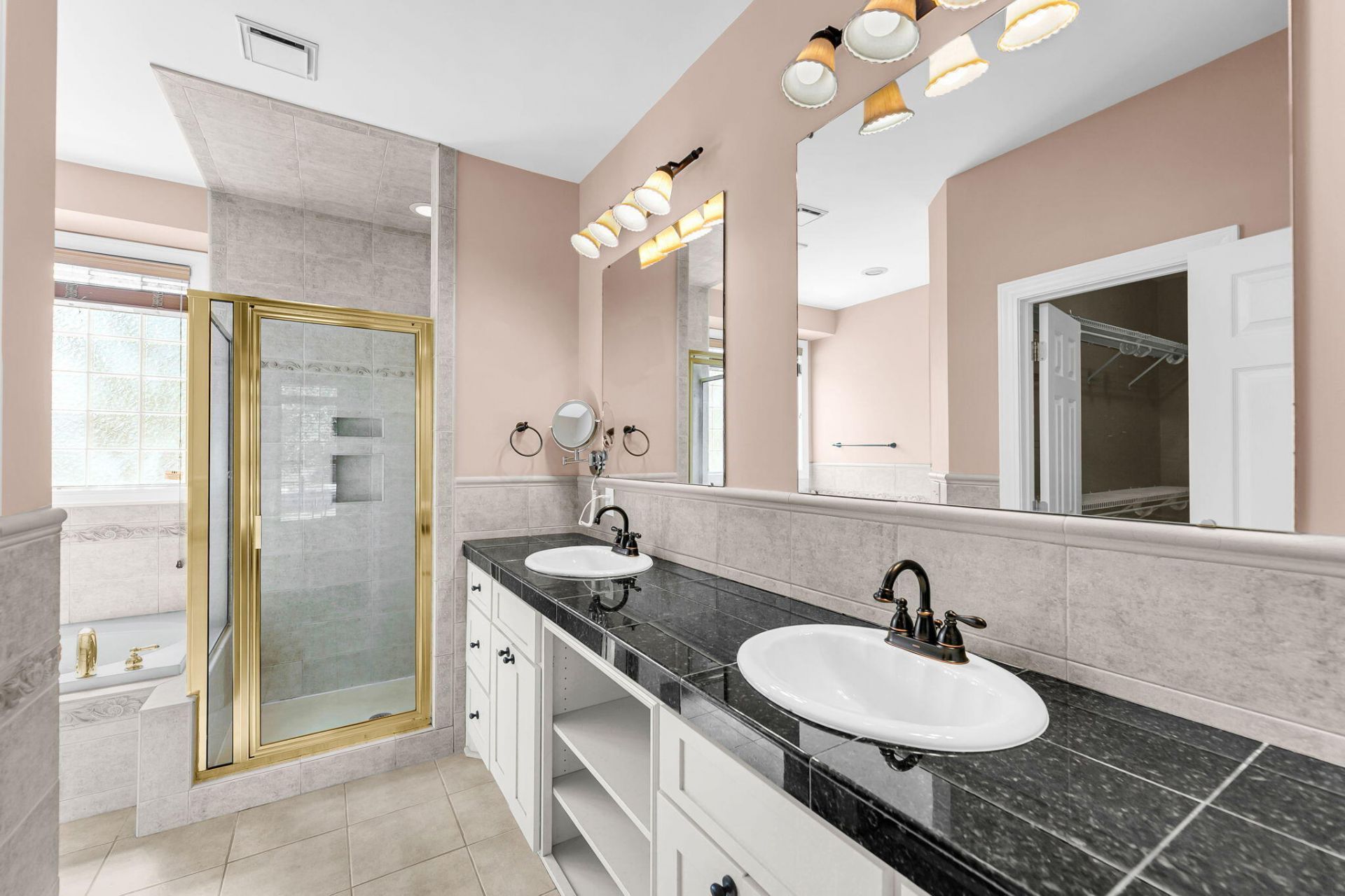 4220 Meadowbrook Court Photo 18