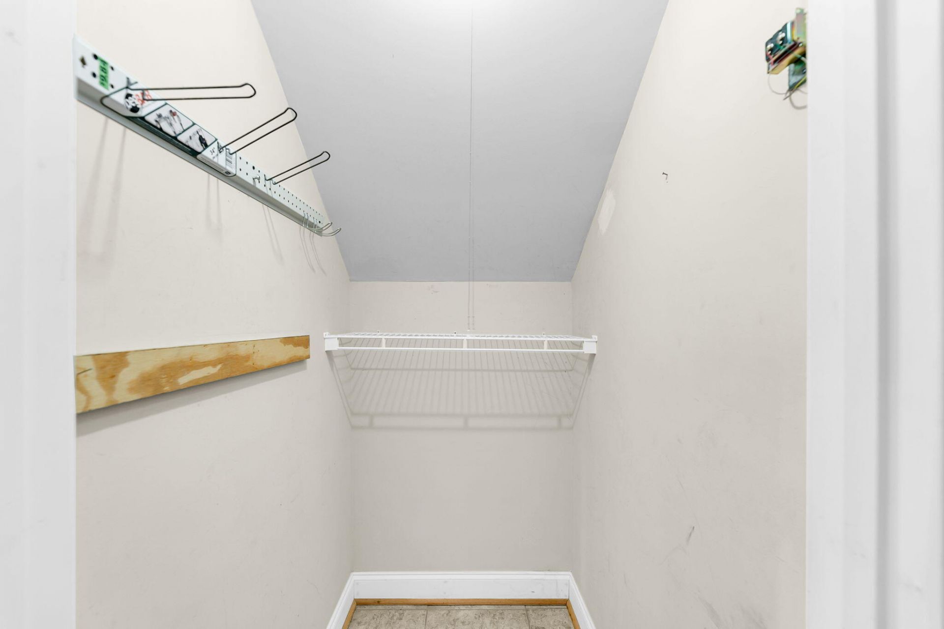 4220 Meadowbrook Court Photo 22